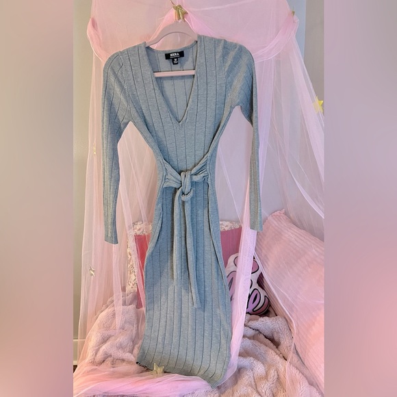 🍁 Hera Collection Gray Ribbed Knit Midi Sweater Dress with Tie Belt | Size M - Picture 1 of 7